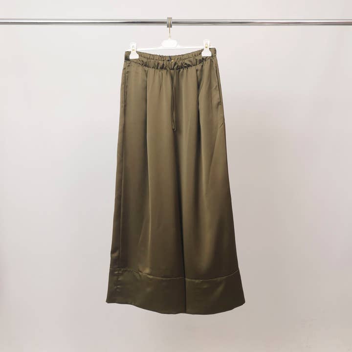 Satin pants with elastic waistband – BCG0397-2 for wholesale by Cecile Wang