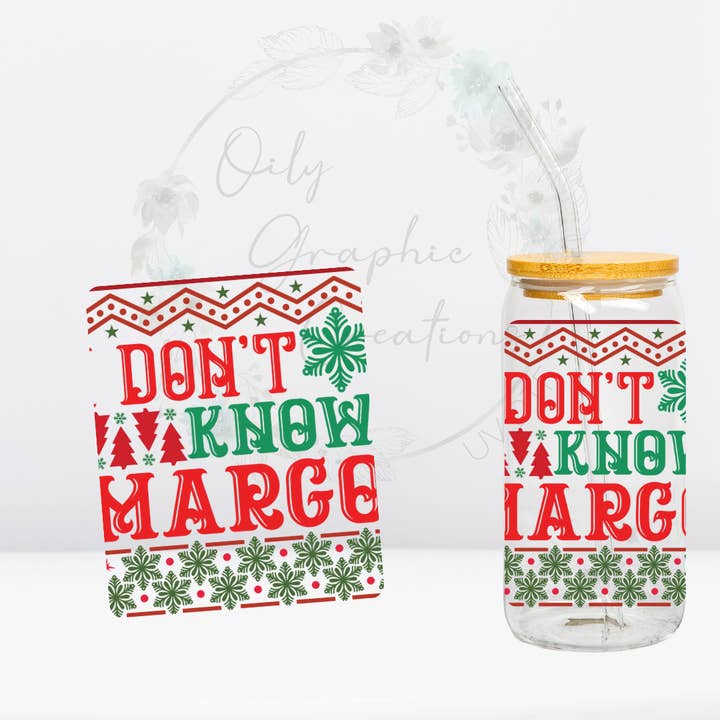 Maglione natalizio Margo con decalcomania UV DTF per la vendita all'ingrosso da parte di Oily Graphic Creations