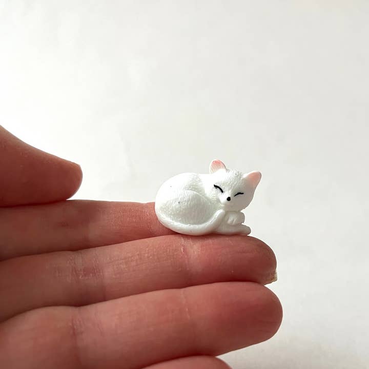 Tiny Cat Figurine for wholesale by The Gifted Rat