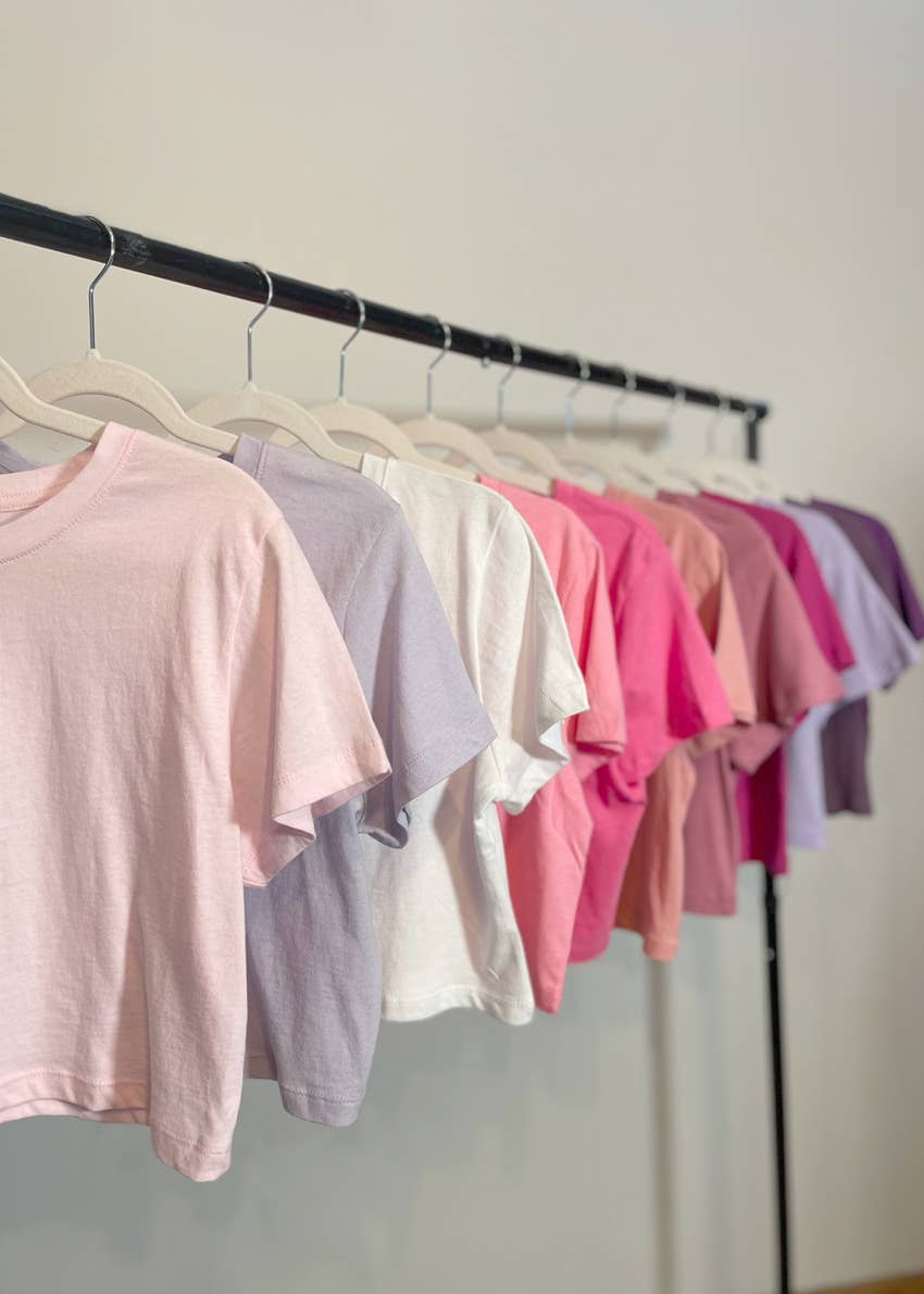 LOVING PEOPLE - Wholesale T-Shirt - Women's - Premium cotton boxy crop tops223