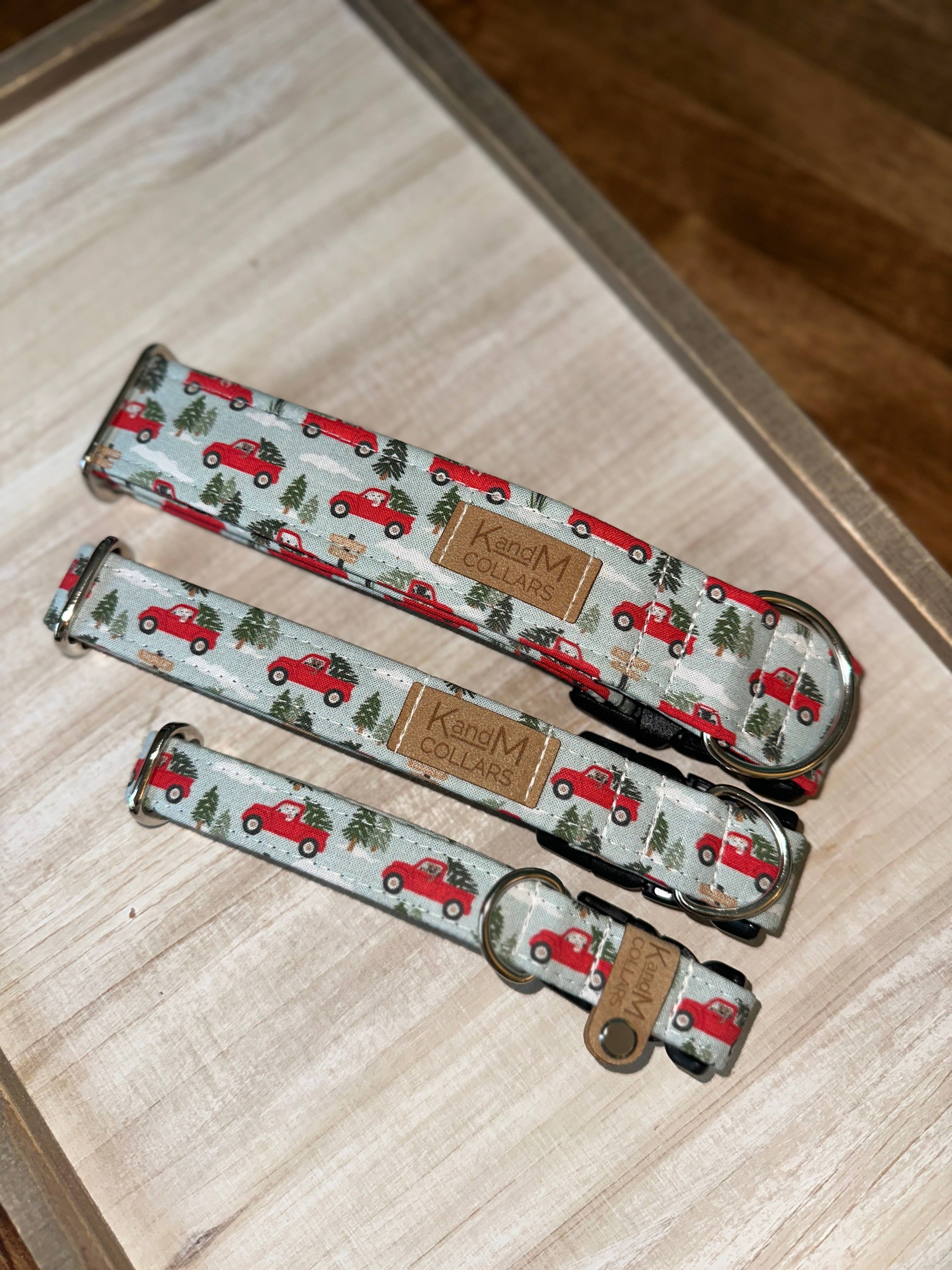 K and M Collars - Vendita all'ingrosso Collare - Cani - Collare per cani Christmas Tree Trucks, collari K e M, inverno1