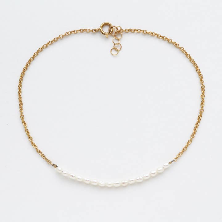 Sofia Ramsay - Vendita all'ingrosso Cavigliere - Cavigliera in oro e perle d'acqua dolce con mini riso Shaky1