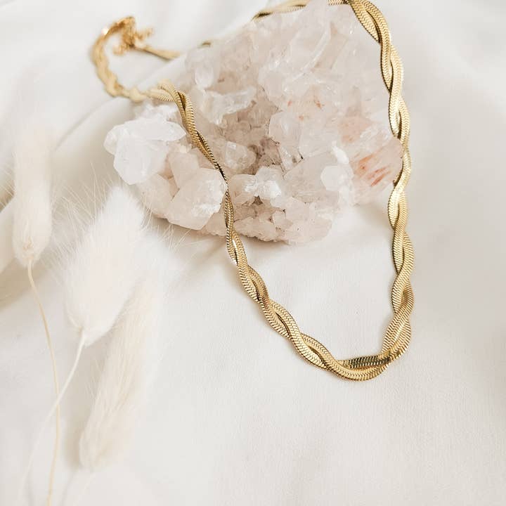 Rock Paper Pretty Jewelry - Wholesale Link & Chain Necklace - Regal Herringbone Necklace