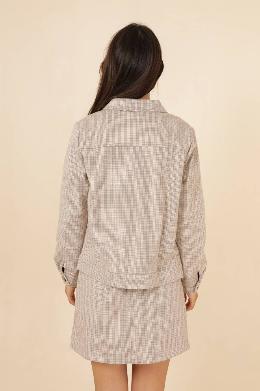 Calie Paris - Vendita all'ingrosso Giacca - Donna - Giacca Virgil a taglio dritto con bottoni frontali e tasche a toppa3