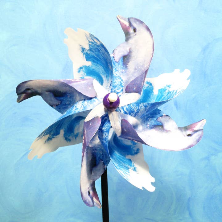 Ventilateur de moulin à vent tourbillonnant Dolphin Pinwheel pour la vente par Paper Arboretum