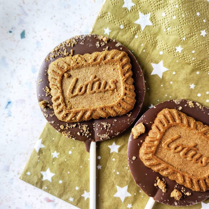 Milk Lotus Biscuit Lollipop for wholesale by The Slabb