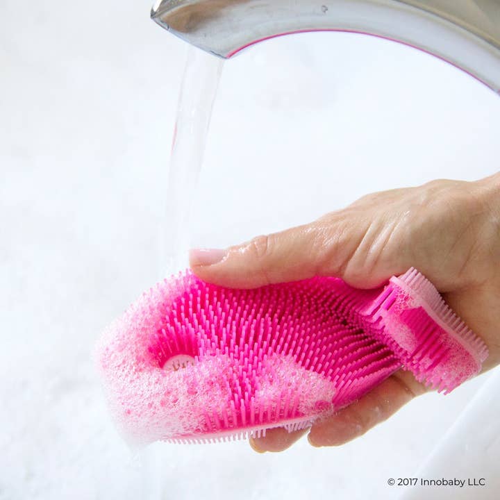 Innobaby on Faire - Venta al por mayor Juguete para la bañera - Bebés - Exfoliante de baño de silicona, divertido cepillo con forma de pez, juguete de baño para bebés11