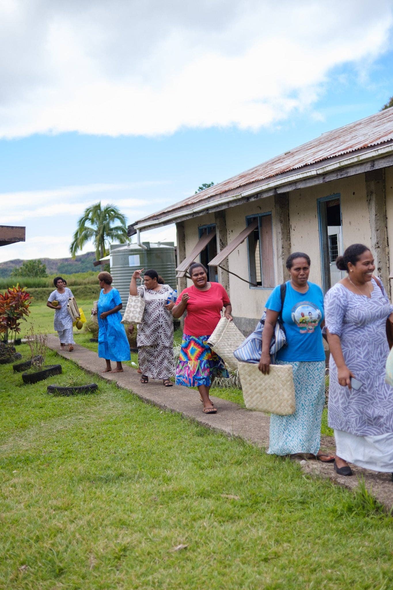 Rise Beyond the Reef - Wholesale Tote Bag - Women's - Handwoven Carry Bag10