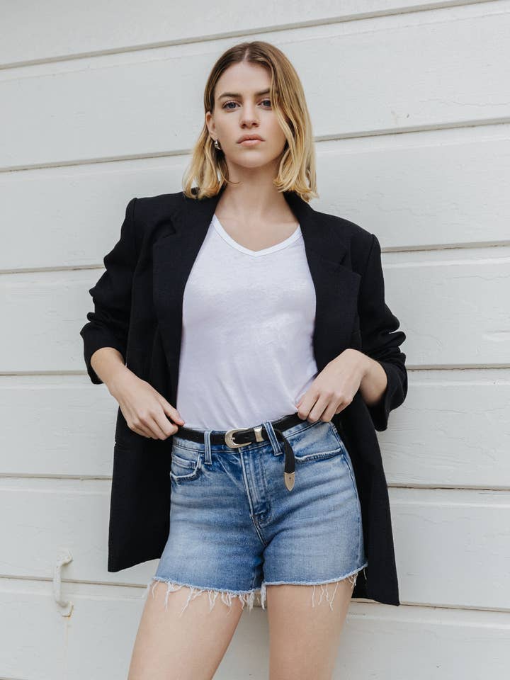 HOGE TAILLE RAW HEM RELAXTE DENIM SHORT T6752 voor wholesale door VERVET by FLYING MONKEY