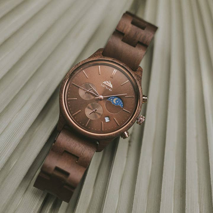 Mulhacén Holzuhr für den Großhandel von LeMonte