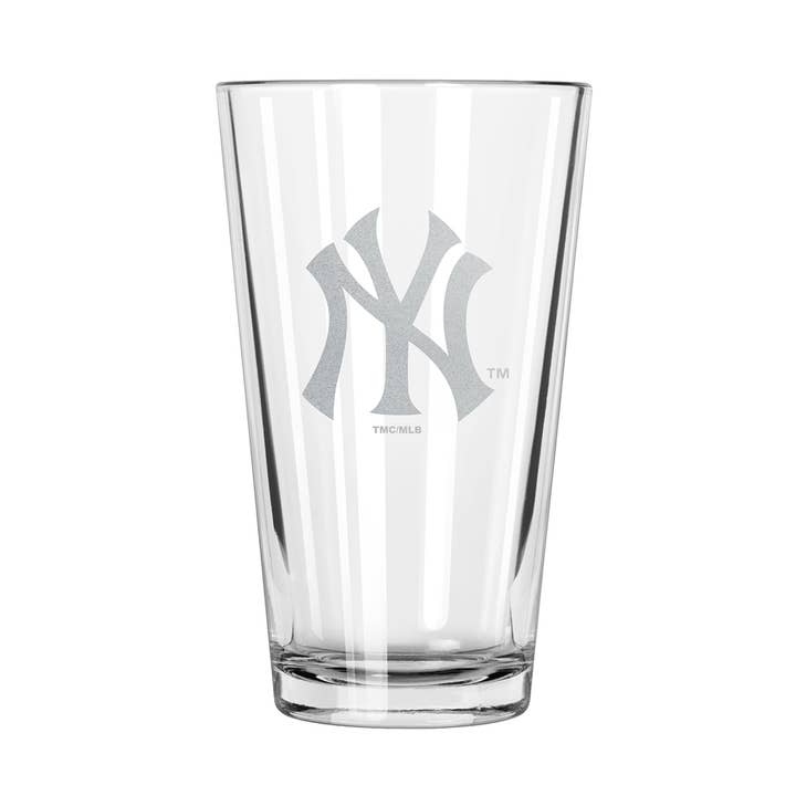 16oz Pint Glass w/Etched Logo, New York Yankees for wholesale by The Memory Company