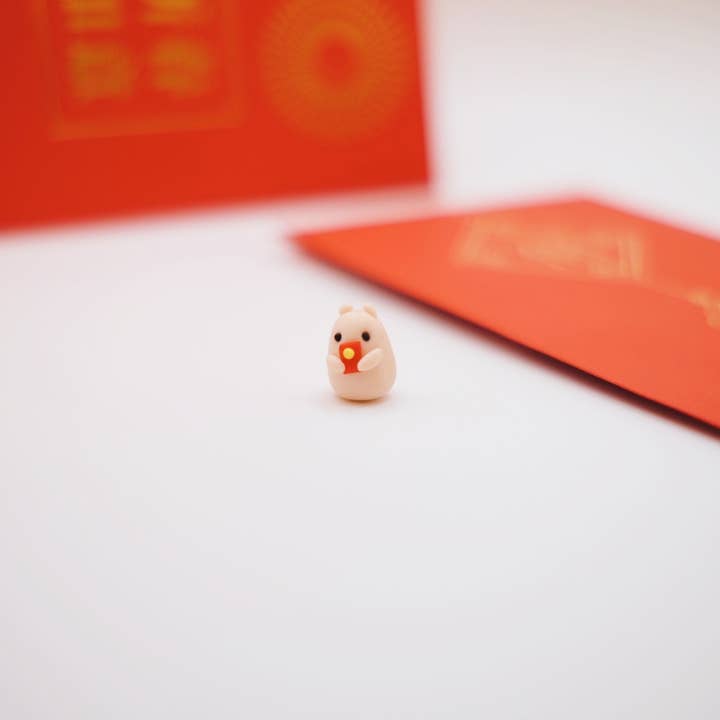 Seenee Scribbles - Wholesale Decorative Figurine - Red Envelope Hammy Clay Buddy Bath Time Hammy Clay Buddy | Handmade Miniature Desk Figurine2