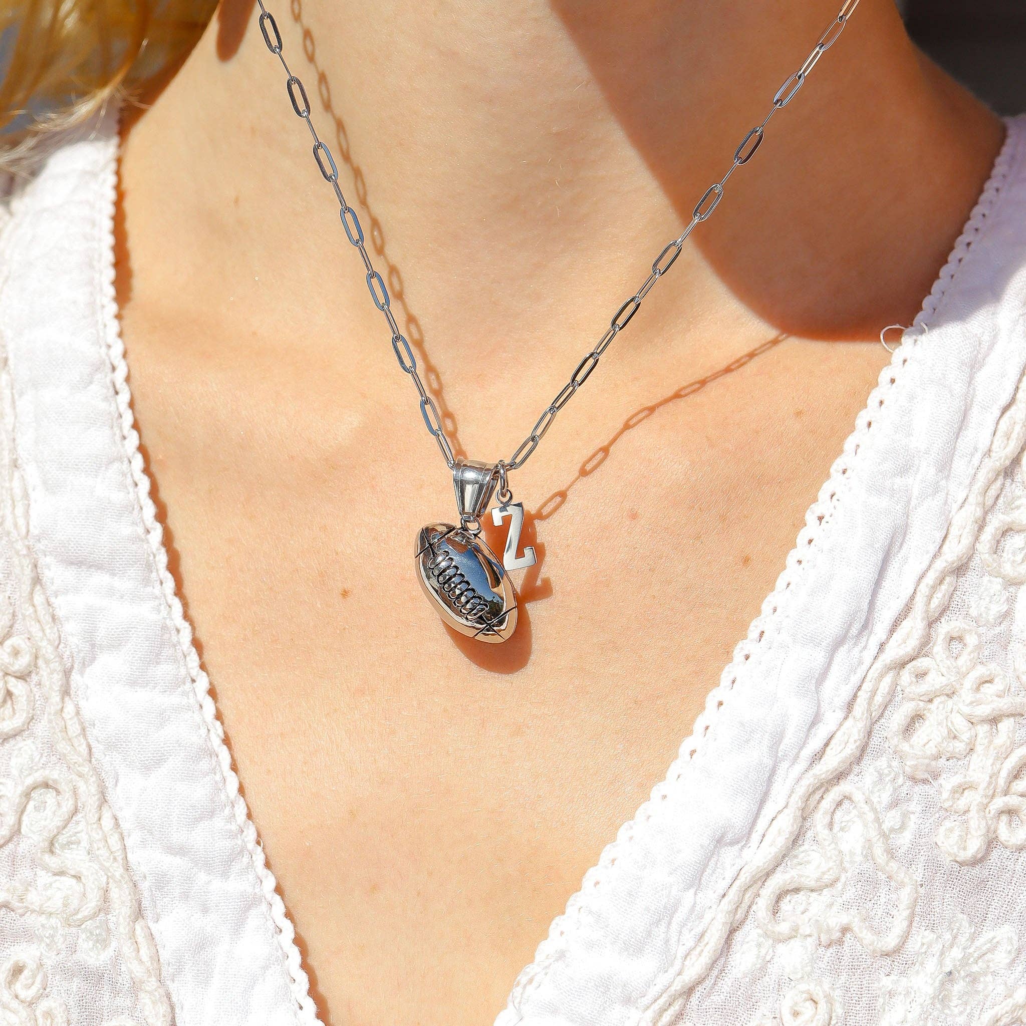 WJW - Vendita all'ingrosso Ciondolo/pendente - Ciondolo a forma di pallone da calcio in acciaio inossidabile con PVD in oro 18K.2