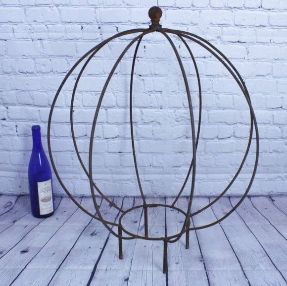 Garden Iron And More - Wholesale Outdoor Ornament/Decor - Round Topiary with Small Ball on Top1
