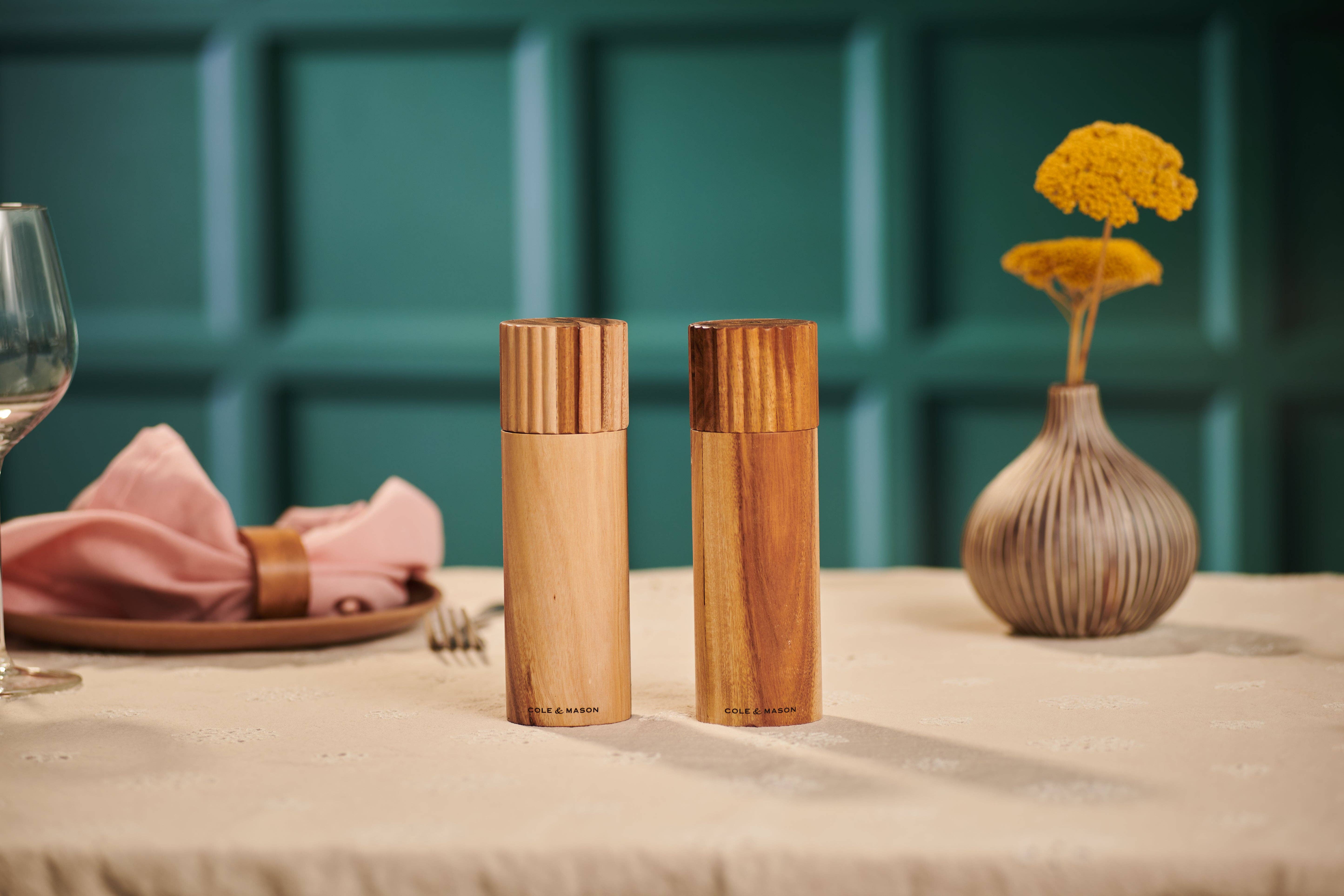 DKHB [Zyliss, Cole & Mason, Swissmar, AdHoc, Ken Hom] - Wholesale Salt & Pepper Shaker Set - Cole & Mason Galloway Acacia Salt & Pepper Mill Set2