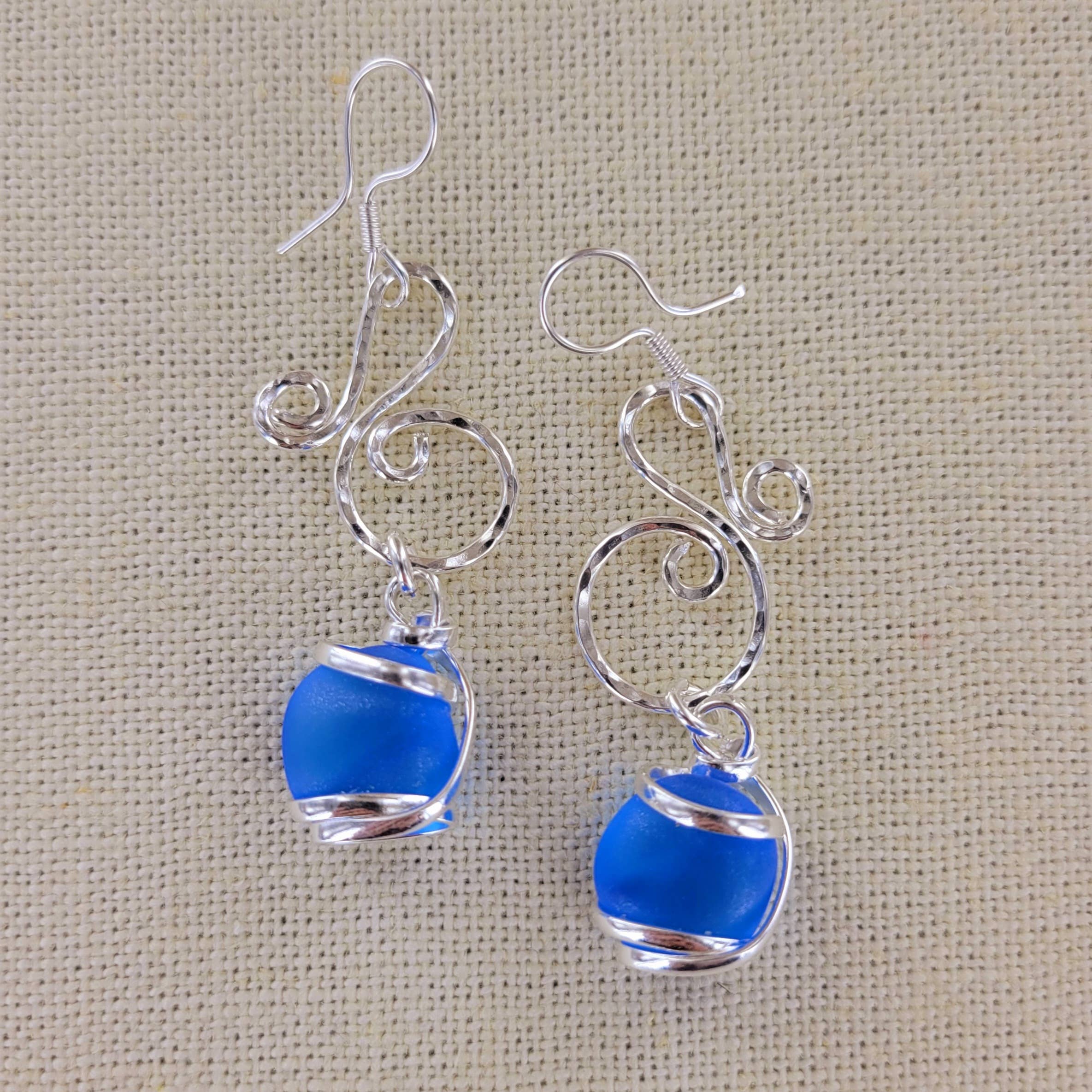 Sadie Green's Jewelry - Vendita all'ingrosso Orecchini pendenti - Orecchino in vetro marino coltivato XCAM-E173