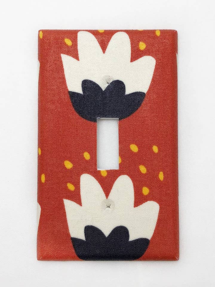 Coperchio piastra interruttore luce fiore di loto per la vendita all'ingrosso da parte di Rusty Canvas