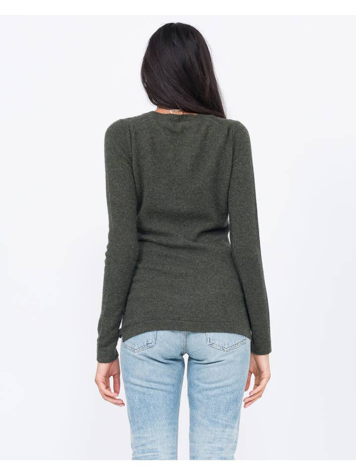 QUINN - Wholesale Knitted jumper – Women′s - ALISA Essential Cashmere Crew8