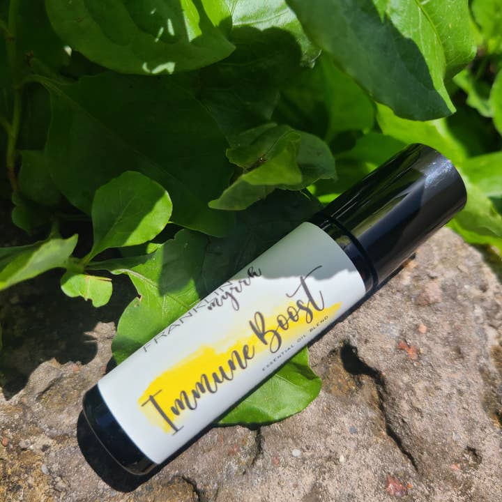 Rouleau de mélange d'huiles essentielles IMMUNE BOOST pour la vente par FRANKLIN & myrrh