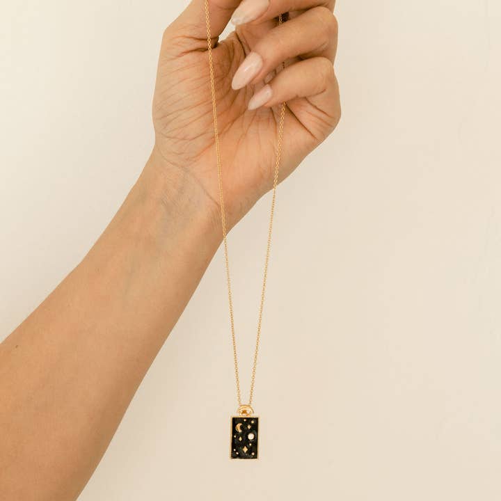 The Land of Salt - Vente Colliers à pendentif - Collier Big Sky Medallion en or2