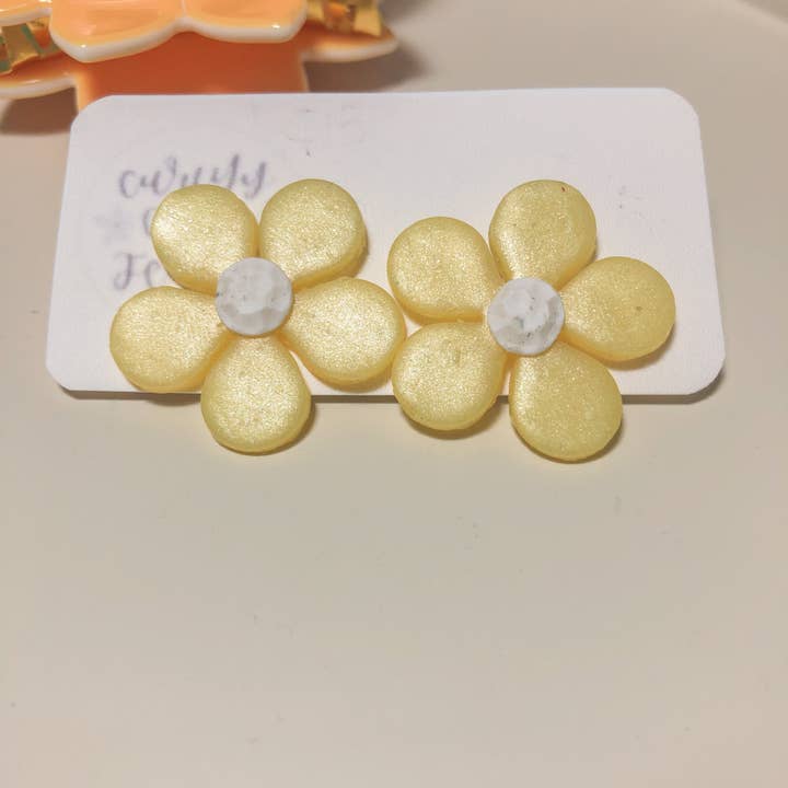 Curlyygurljewels - Wholesale Dangle Earrings - Spring Daisies3