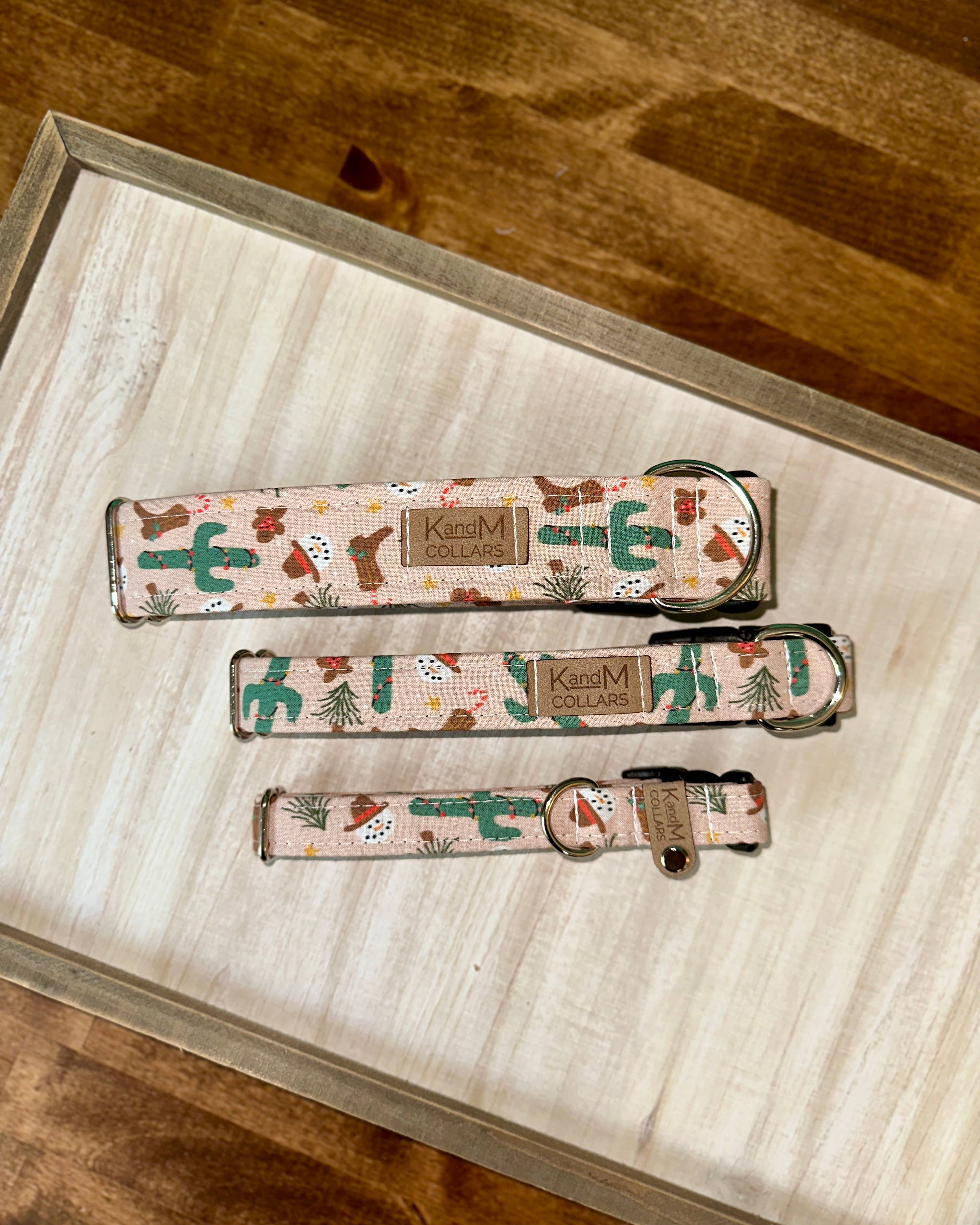 K and M Collars - Vente Collier – chien - Collier pour chien Cow-Boy de Noël avec boucle plastique noire1