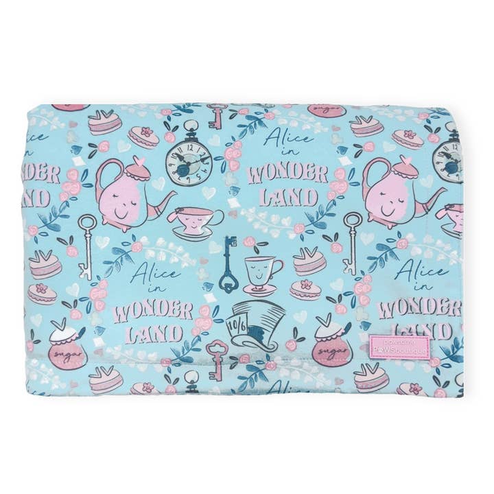 Disney© Hondenkleed - Mad Hatters Theekransje voor wholesale door Pawsome Paws