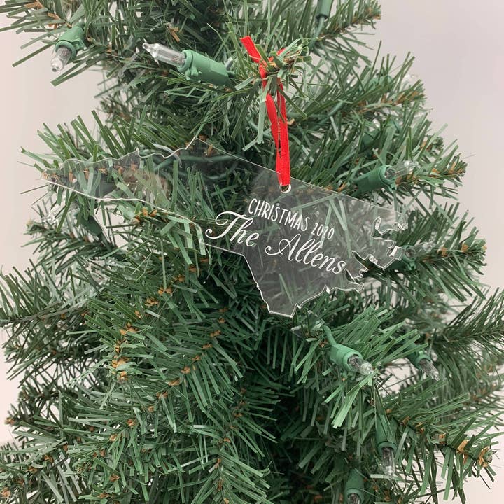 Varje stat personlig graverad julprydnad för wholesale av Hazel Grove Customs