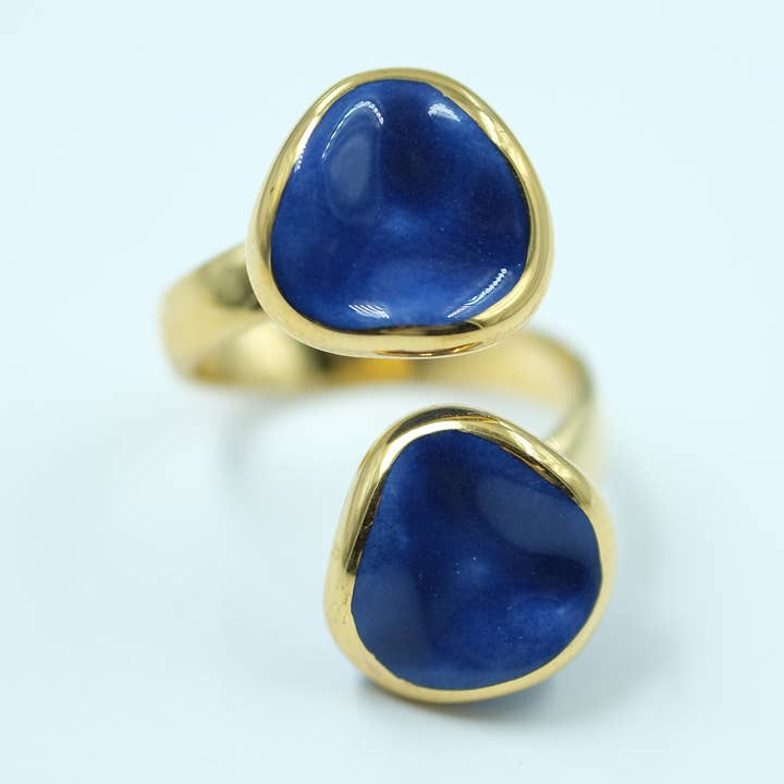 Anello regolabile doppio in ottone placcato oro con ceramiche per la vendita all'ingrosso da parte di MAXIMILIANAS