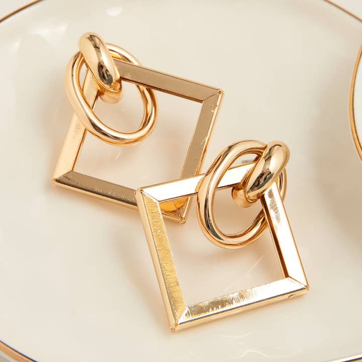 Orecchini a Lobo Amie Design Geometrico Moderno a Strati Quadrato per la vendita all'ingrosso da parte di Elsie & Zoey