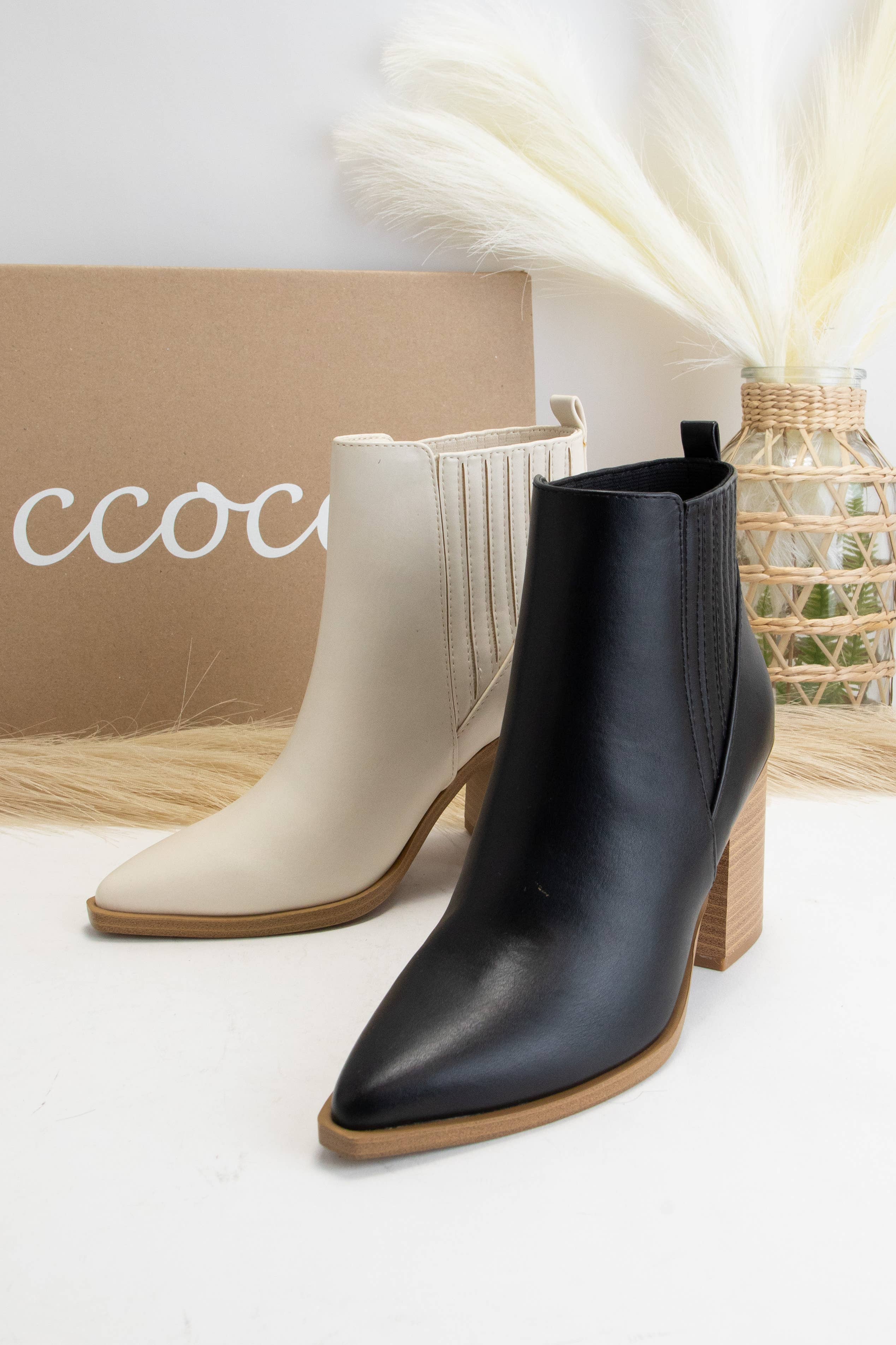 CCOCCI - Vendita all'ingrosso Stivaletti - Donna - Stivaletti Chelsea con tacco a blocco e punta appuntita1