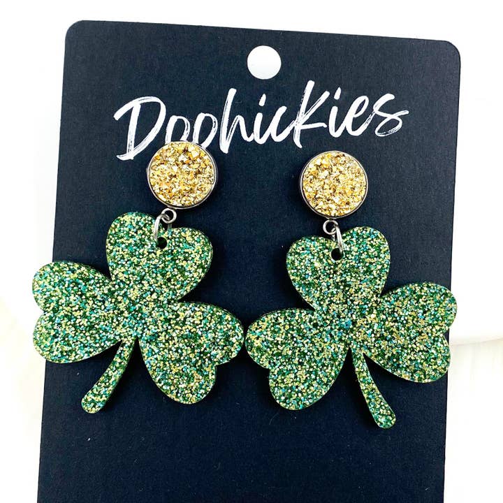 5 cm Guld & St. Paddy Glitter Shamrock Dinglande - St. Paddy Akrylörhängen för wholesale av Doohickies