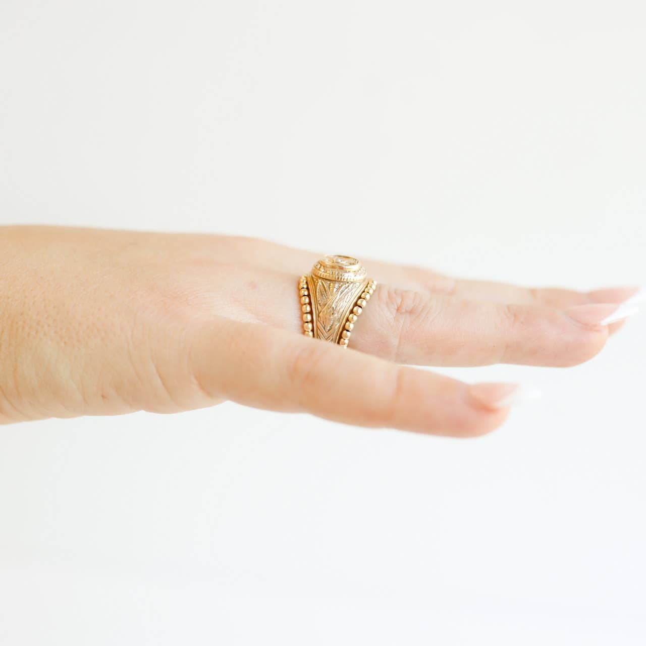 Beaded Blondes - Vente Anneau/bague à empiler - Anneau perlé Lexi en or4