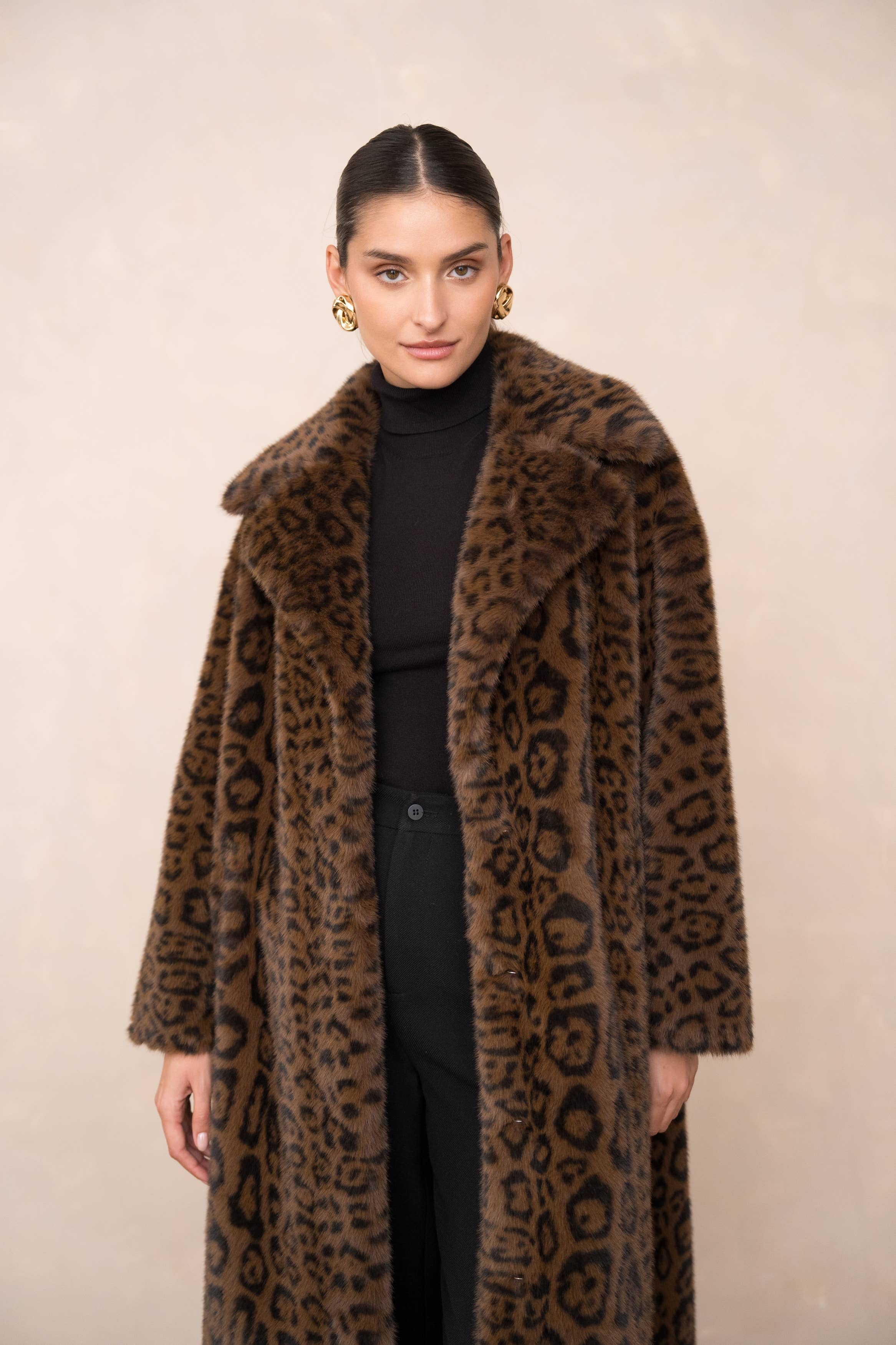 Attentif Paris - Wholesale Fur/Faux Fur Coat - Women's - Long synthetic fur coat with lapel collar16