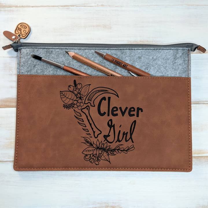 Clever Girl - Sac en cuir végétalien pour la vente par Pigsey Art
