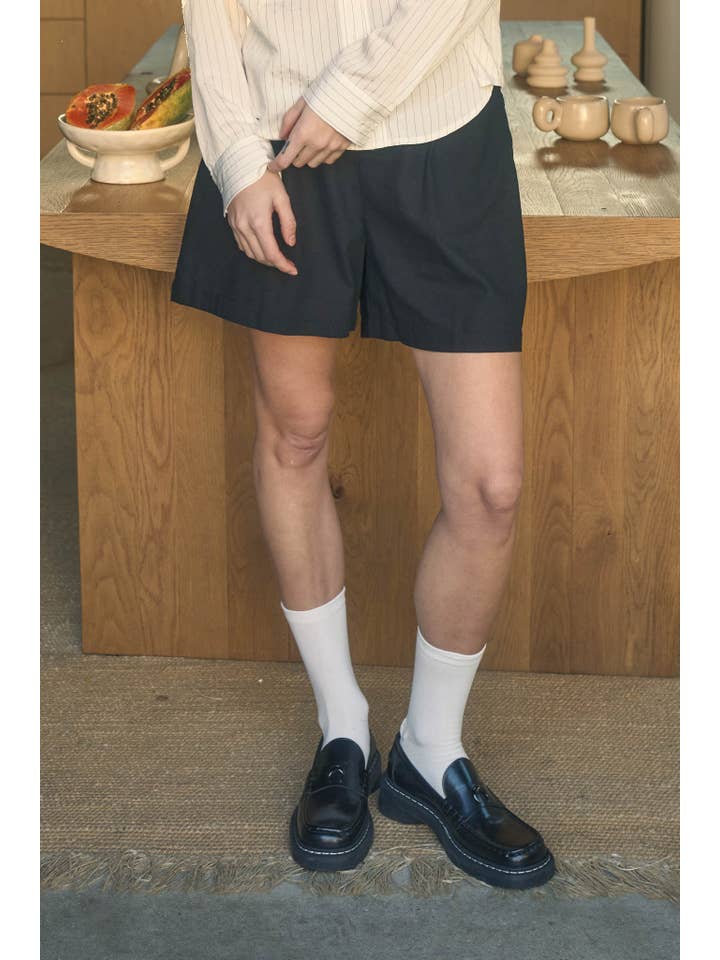 The Workshop Studio - Wholesale Shorts - Women's - HIGH WAIST FRONT PLEAT SHORTS