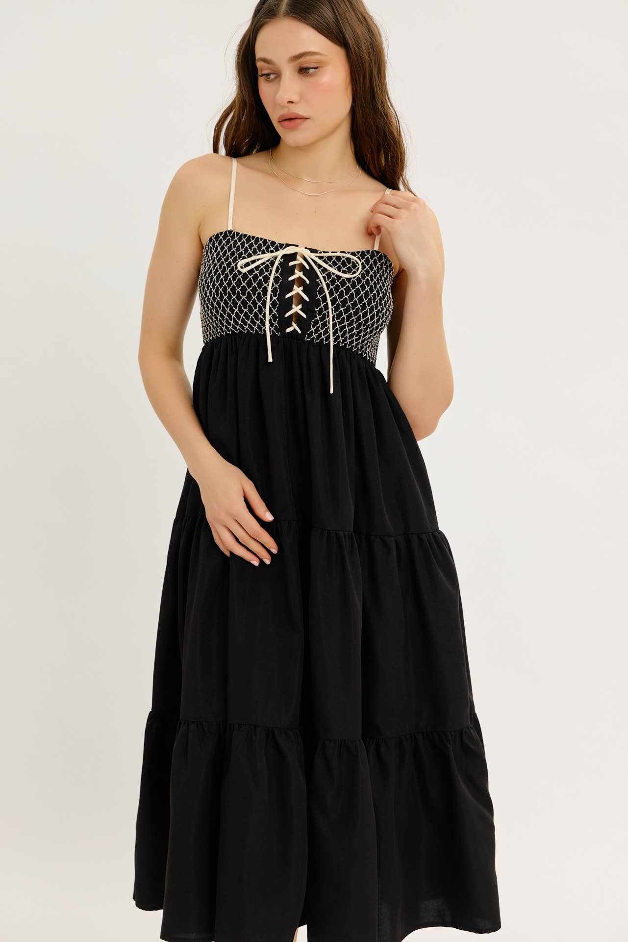 idem ditto - Wholesale Jurk - Dames - OPVALLENDE MIDI JURK MET GESMOKTE CONTRAST EN VLOTTE TOUCH15