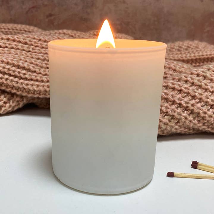 Bougies parfumées 30cl blanc mat pour la vente par TwentyTwoKisses