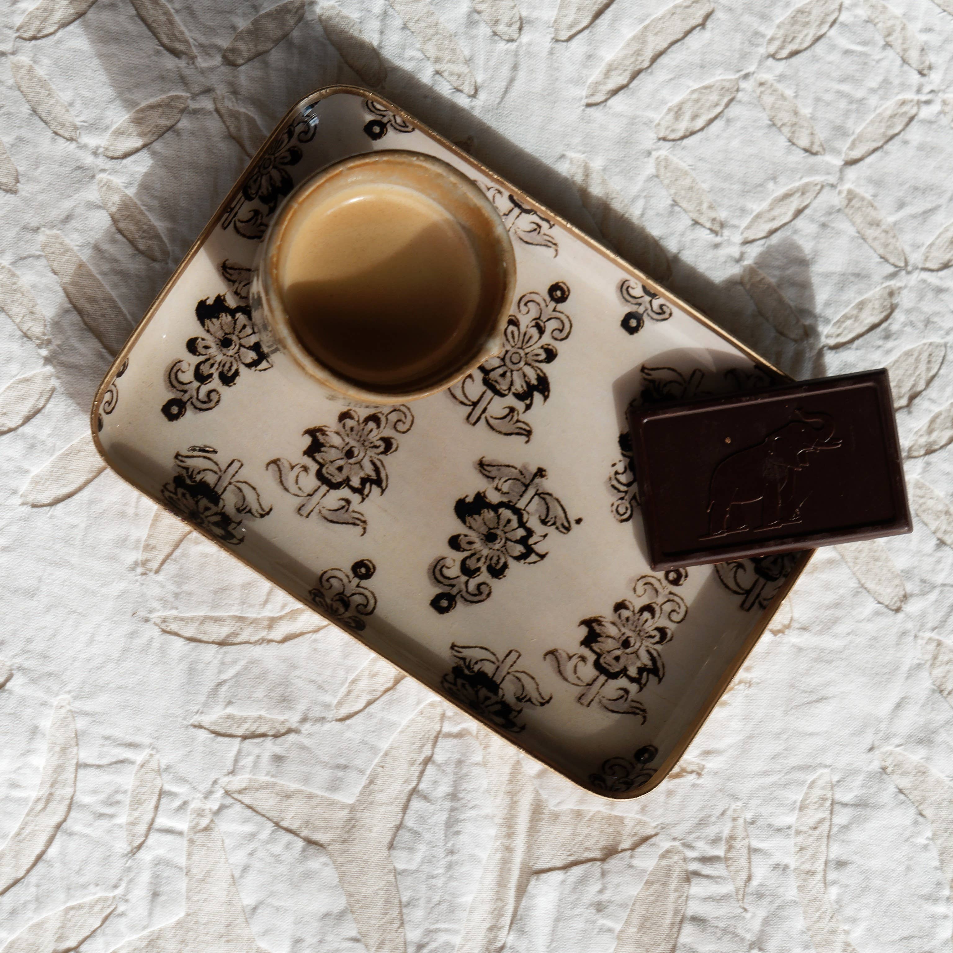 Maison Lilo - Wholesale Decorative Tray - Hoya enamel metal tray 10x15, gold border2