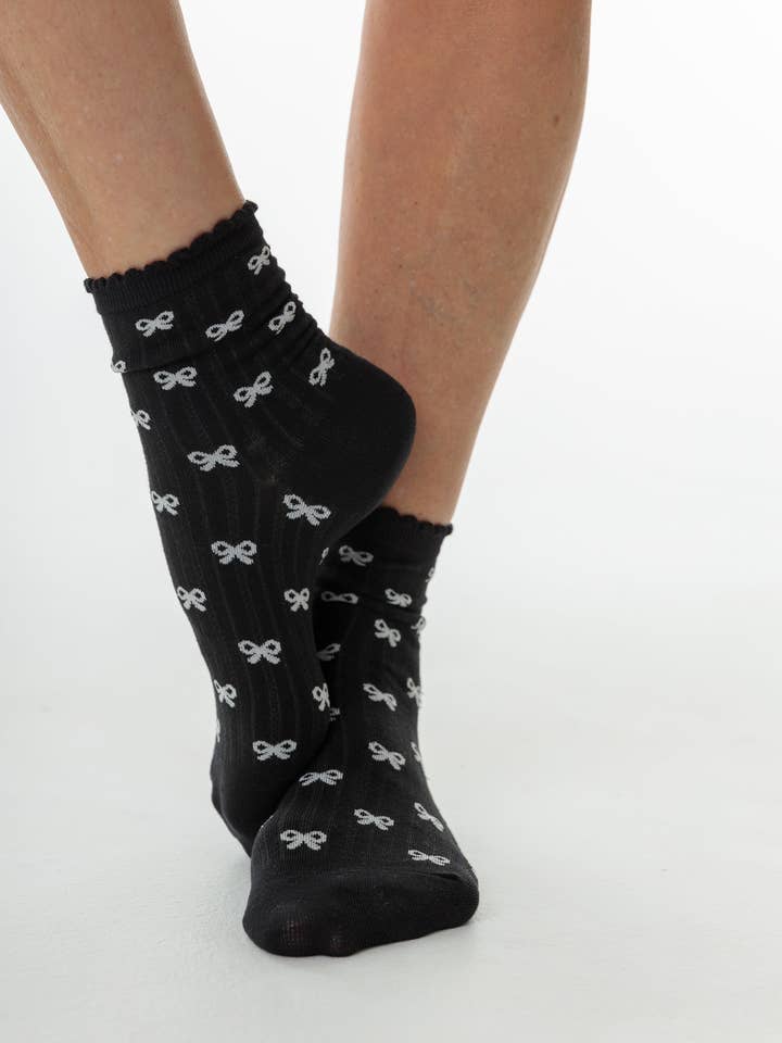 limlim – Großhandel Socken – Damen – LEICHTE SOCKEN MIT KLEINEN SCHLEIFEN1