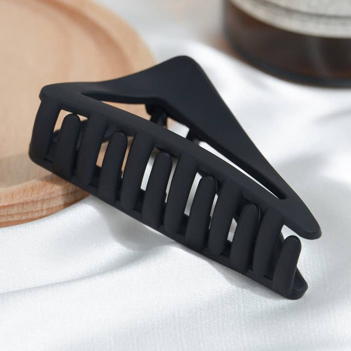 SoapElenGlen - Wholesale Hair Clip - Women's - French Geometric Hollow Triangle Hair Claw Clip9