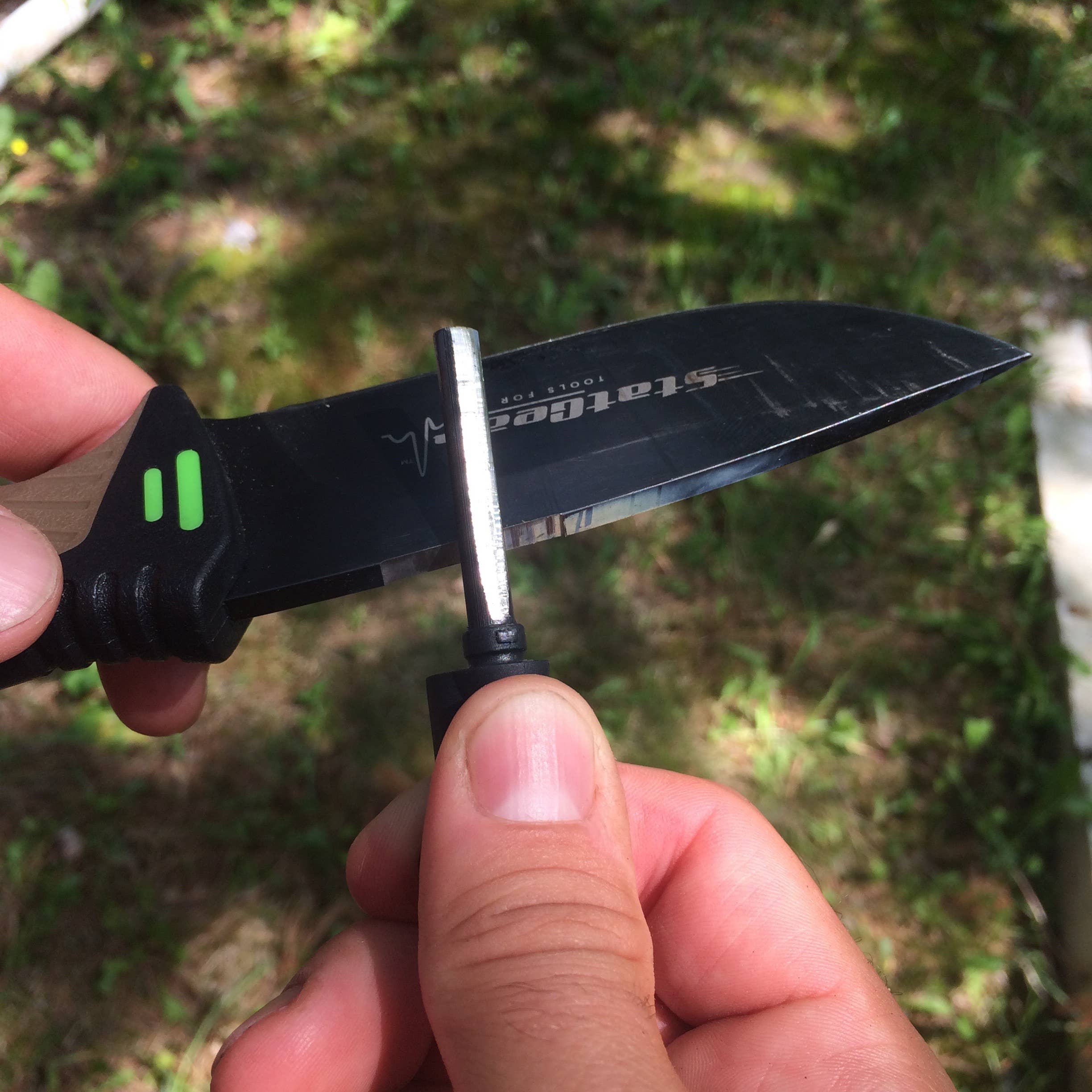 CurateNYC – wholesale Fickkniv/Hållare – Camping- och jaktöverlevnadskniv med eldstartare och slipsten5