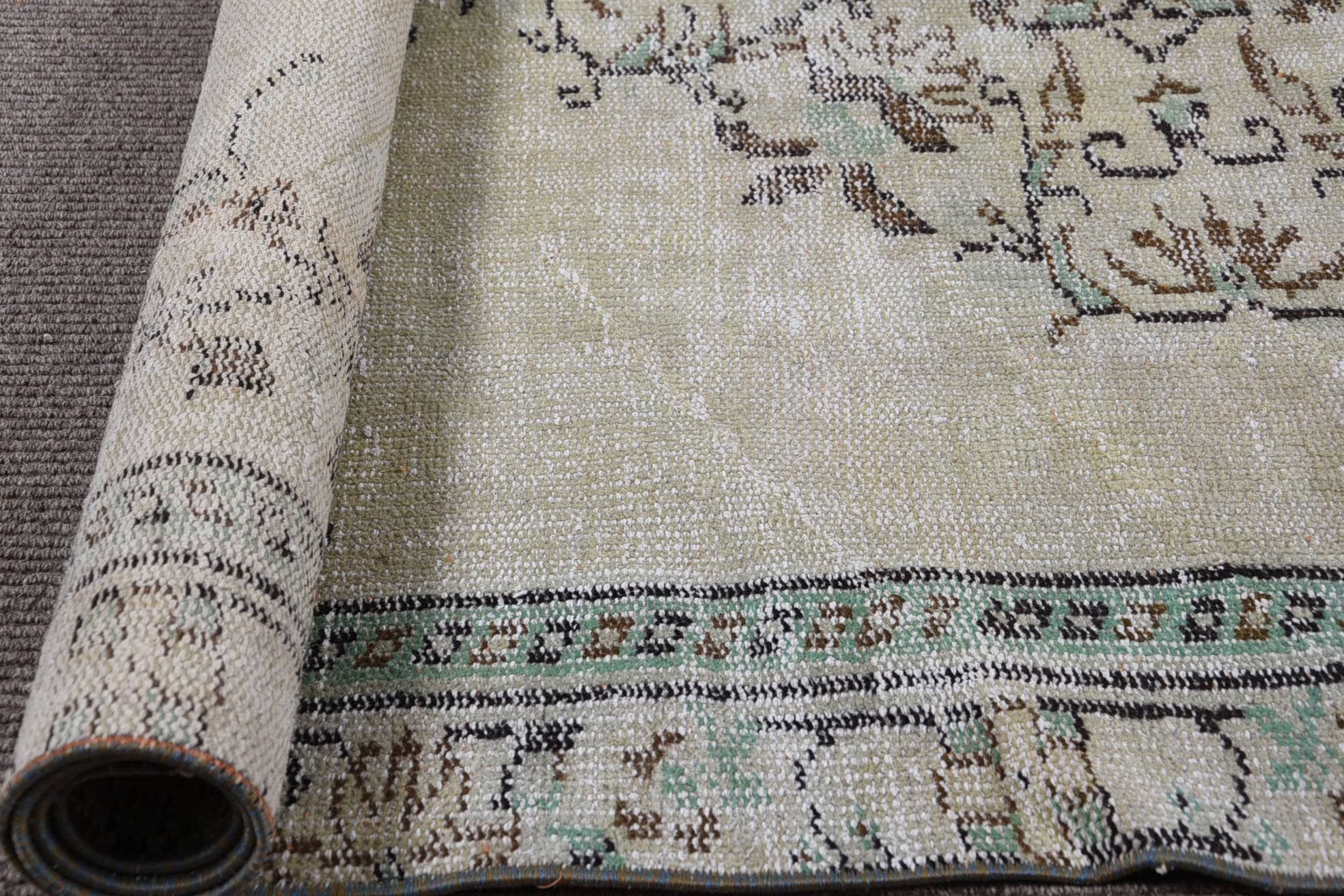 The Loom Wholesale – wholesale Runner rug – Vintage Handmade Wool Floral Rug7