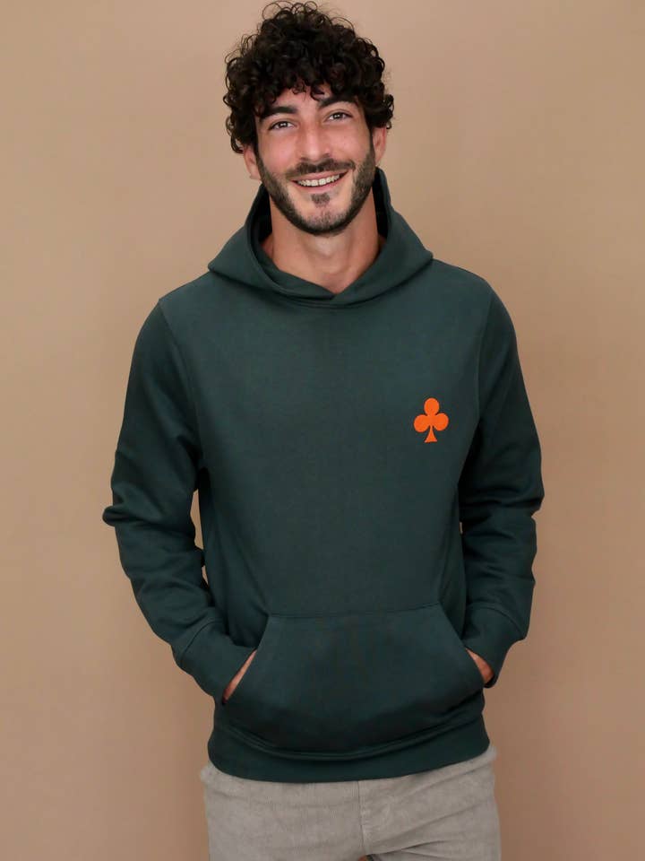 Felpa con cappuccio Verde Selvaggio – Trifoglio ricamato Arancione per la vendita all'ingrosso da parte di monsieurbarr