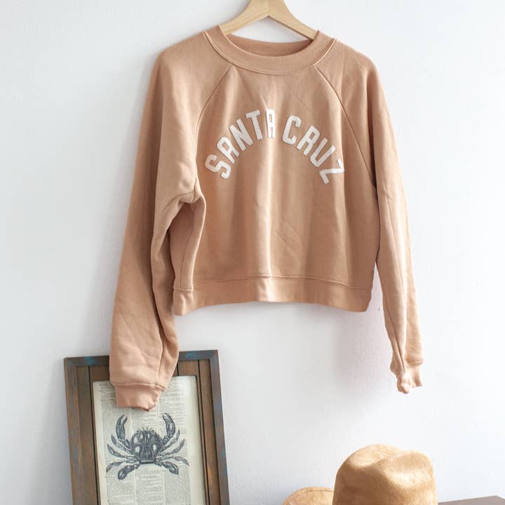 Magill - Wholesale Graphic Sweatshirt - Women's - Custom Stitched Letter Cropped Sweatshirt