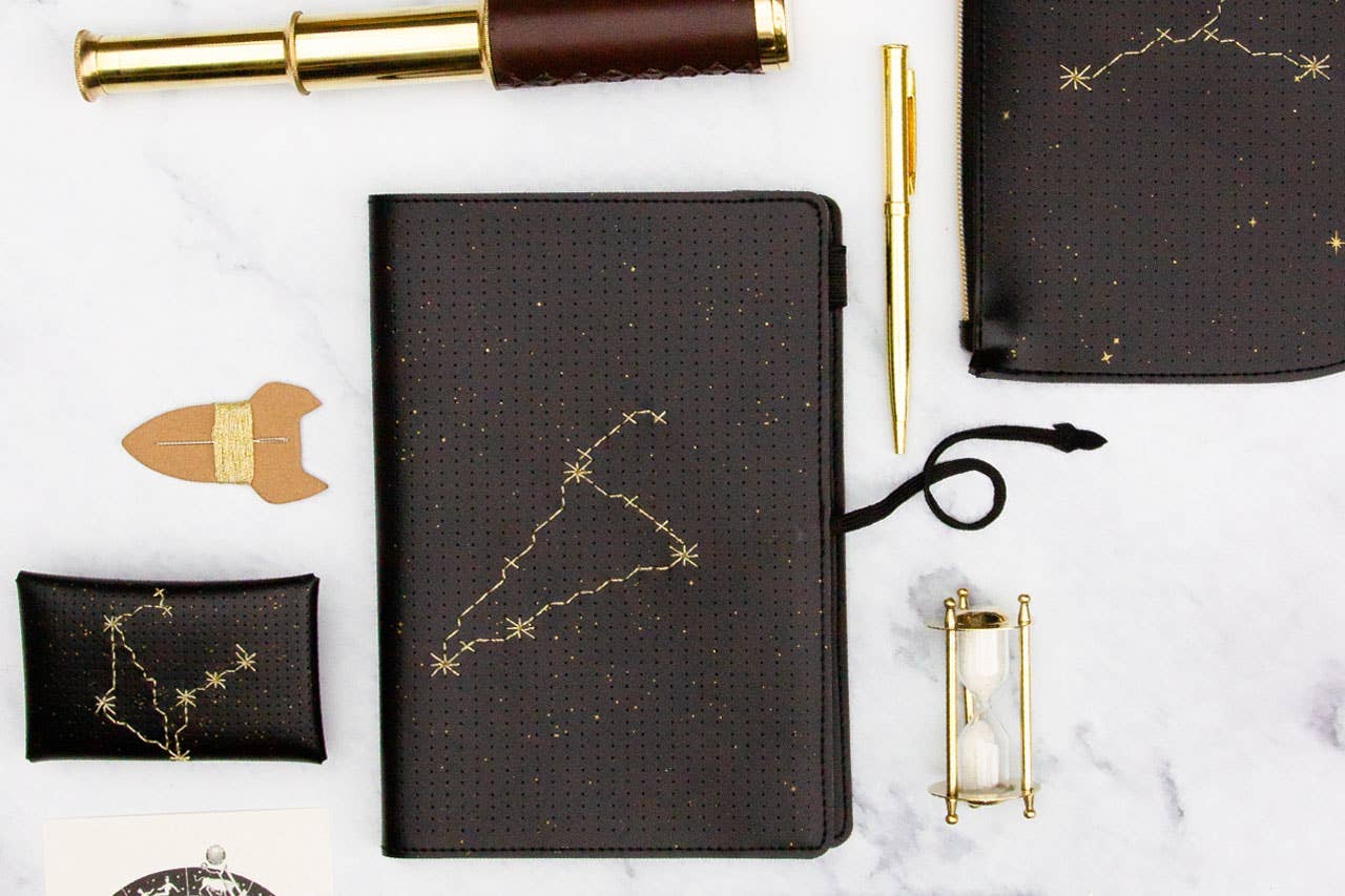 Chasing Threads – Engroshandel Notesbog – DIY Sy din stjerne tegn Kit - Sort Vegansk Læder Notebook3