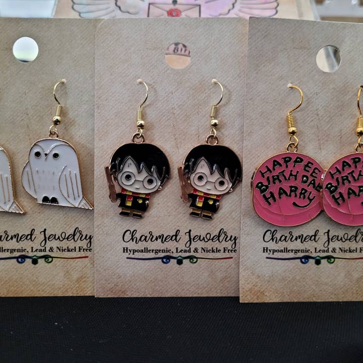 Con-Quest Crafts - Wholesale Jewelry Set - Harry Potter inspired Earrings, Necklaces & Zipper Pulls