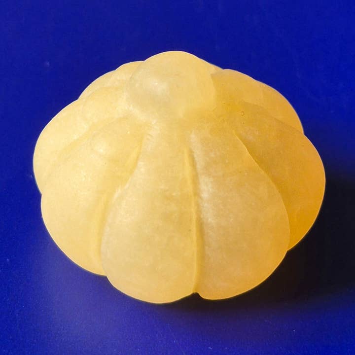 Halloween-Kürbis zum Gravieren von gelben Calcit-Kristallen, 20 mm für den Großhandel von Moonlight Gemstones