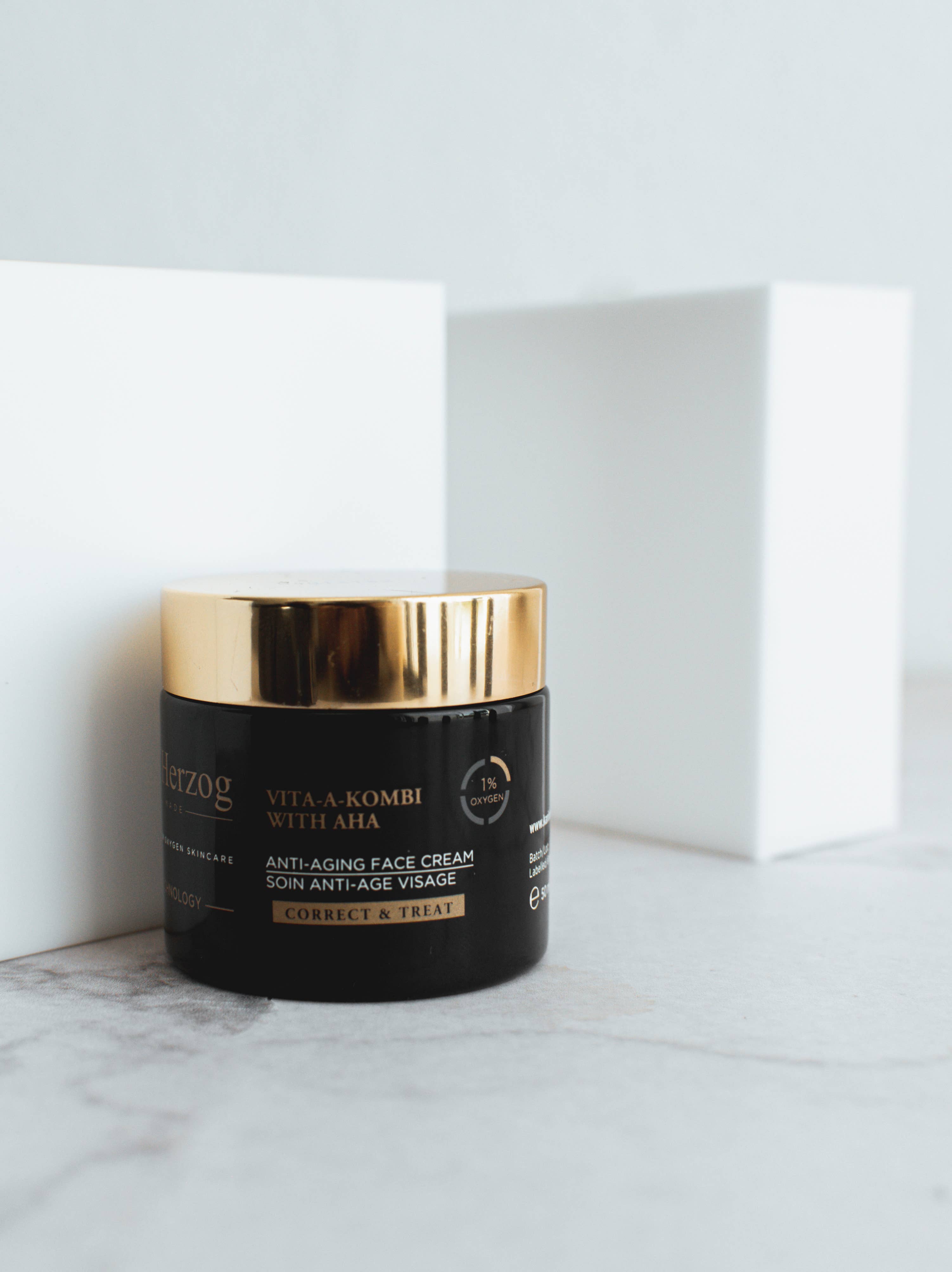 KARIN HERZOG DISTRIBUTION US LLC - Wholesale Anti-Aging Moisturizer - Vita-A-Kombi AHA (Anti-Aging / Mature Skin)3