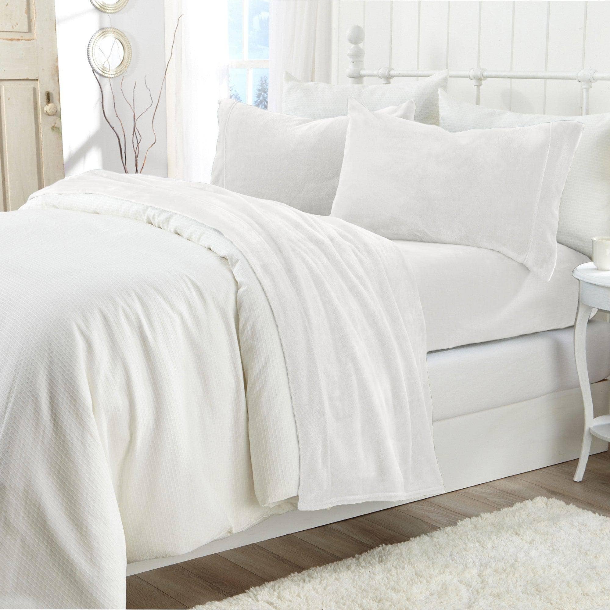 BH Collective - Wholesale Sheet Set - Velvet Plush Sheets - Solid Colors - Velvet Luxe83